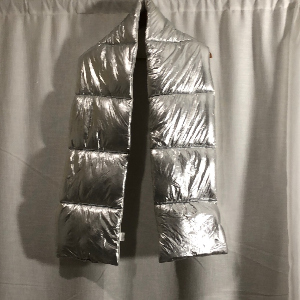 Metallic scarf